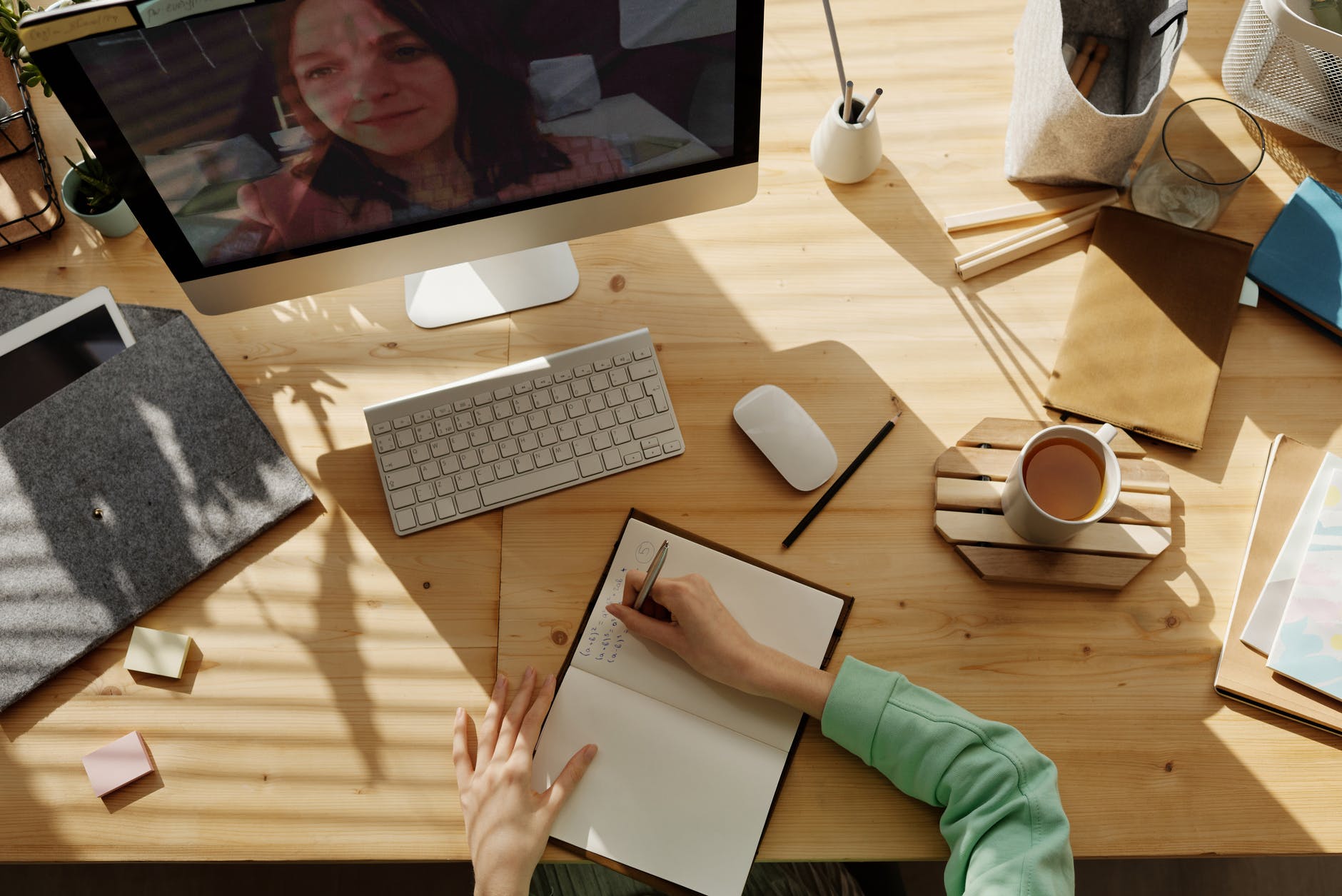 how can online collaboration tools lead to productive teamwork foster communication