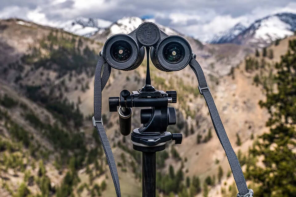 how to choose binocular tripod mount
