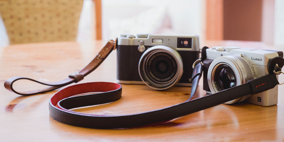 how to choose the best leather camera strap