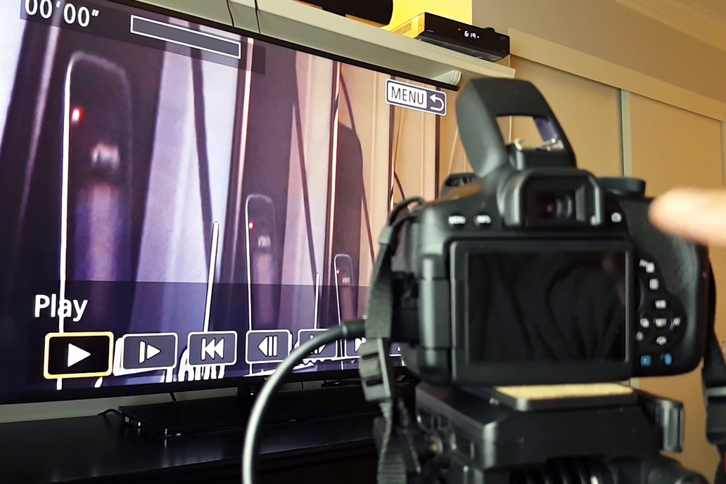 how to connect camera to tv for live view