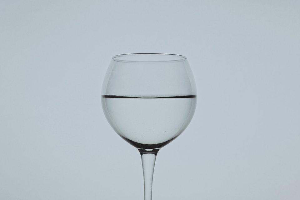 How to Photograph Glass Without Reflection 12 Easy Tips