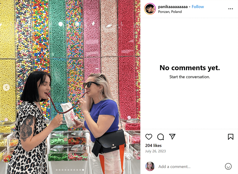 instagram best friend pose for 2 candy shop