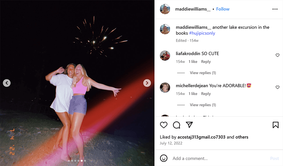 instagram best friend pose for 2 firework