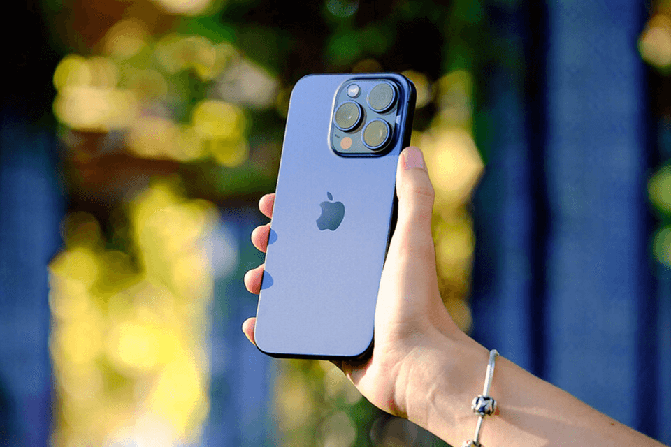 iphone 15 pro max camera phone