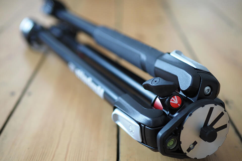 manfrotto 290 carbon fiber camera monopod lifestyle
