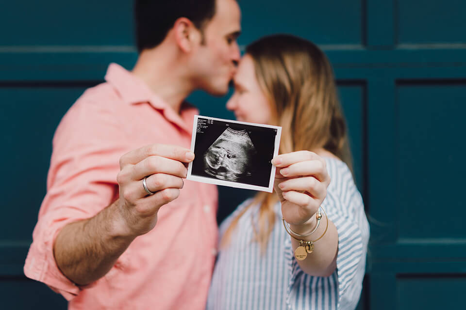 maternity photoshoot ideas foreground and background
