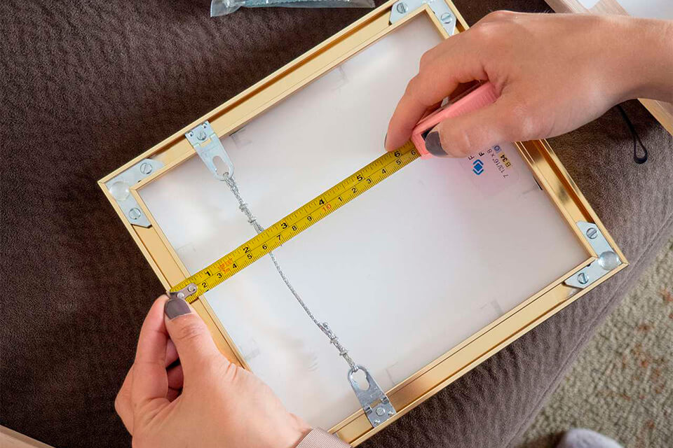 measure a picture frame for replacement