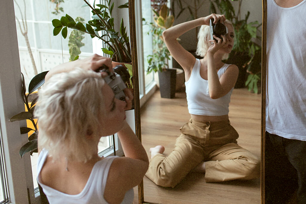 mirror vs camera different look