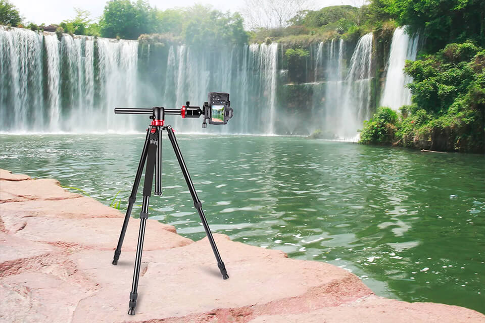 7 Best Tripods for Wildlife Photography to Buy in 2024