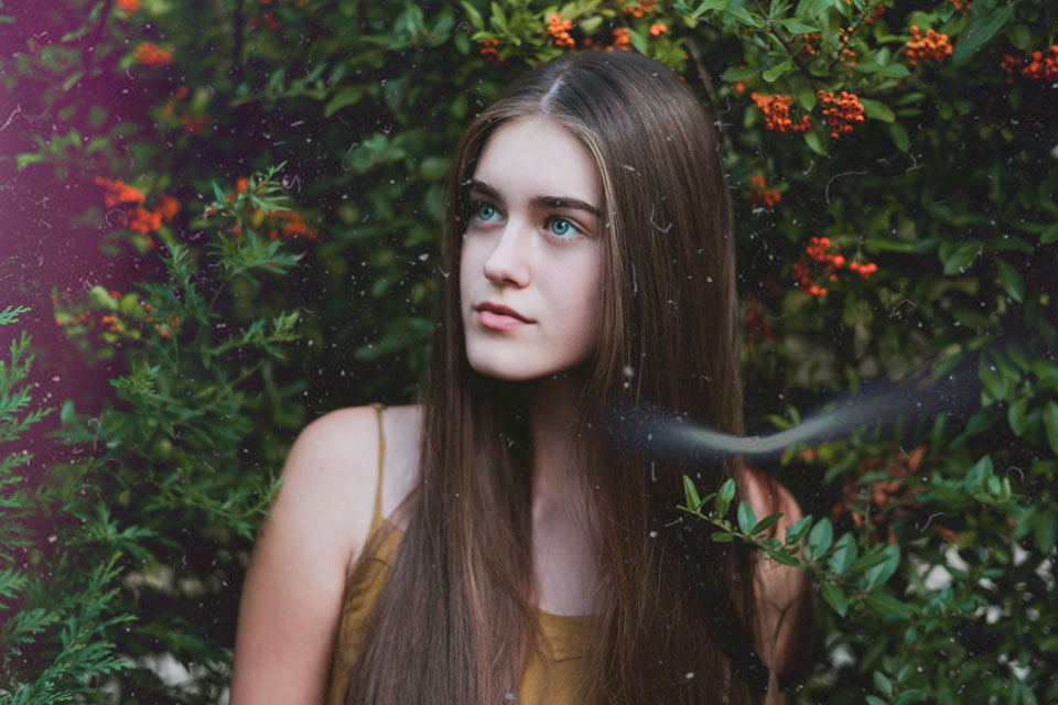 8 Best Film Camera Apps for Adding Unique Touch