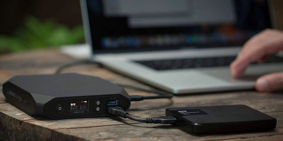 omnicharge 20c+ 100w iphone camera accessoire lifestyle