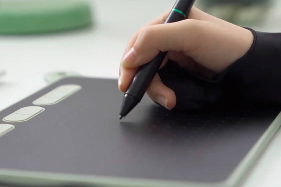 parblo pr-05 drawing glove in work