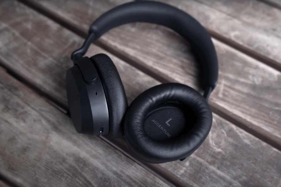 sennheiser accentum plus noise cancelling headphones under 200 dollars lifestyle