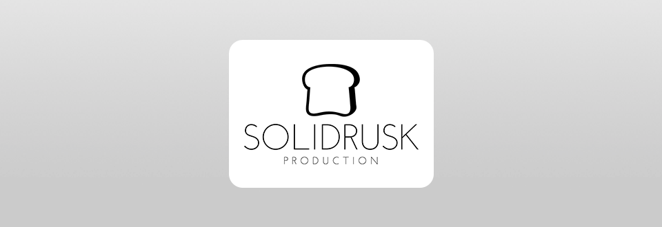 logo d'examen de l'agence de production vidéo solid rusk