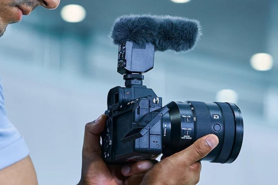 sony alpha 7 iv camera for landscape photography lifestyle