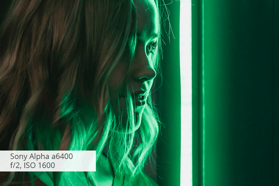 sony alpha a6400 low light professional video camera