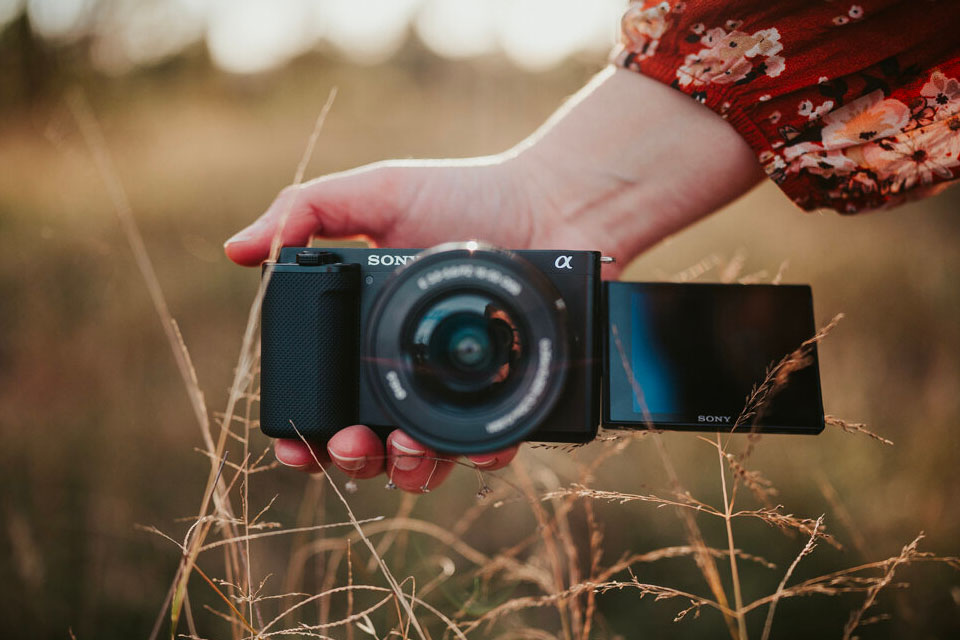 sony alpha zv-e10 videography camera