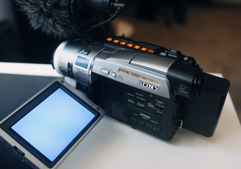 sony dcr-trv350 vintage camcorder