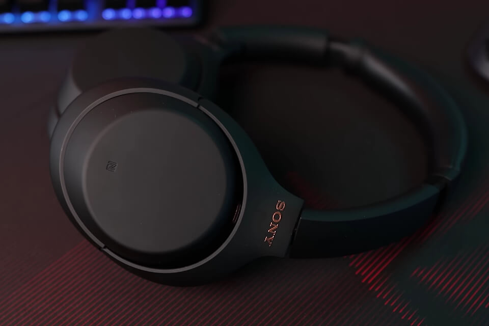 sony wh-1000xm4 headphones under 300