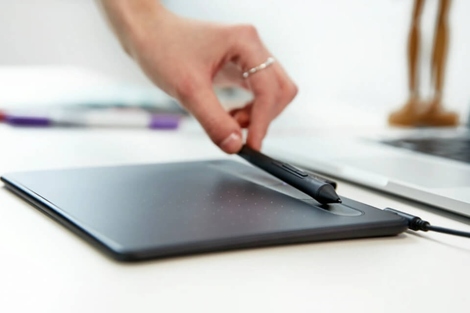 Best Wacom Tablet For Lightroom 10 Best Wacom Tablets to Buy in 2025