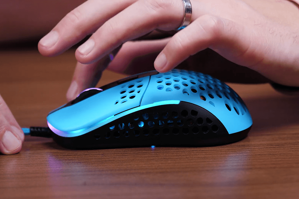 xtrfy blue gaming mouse